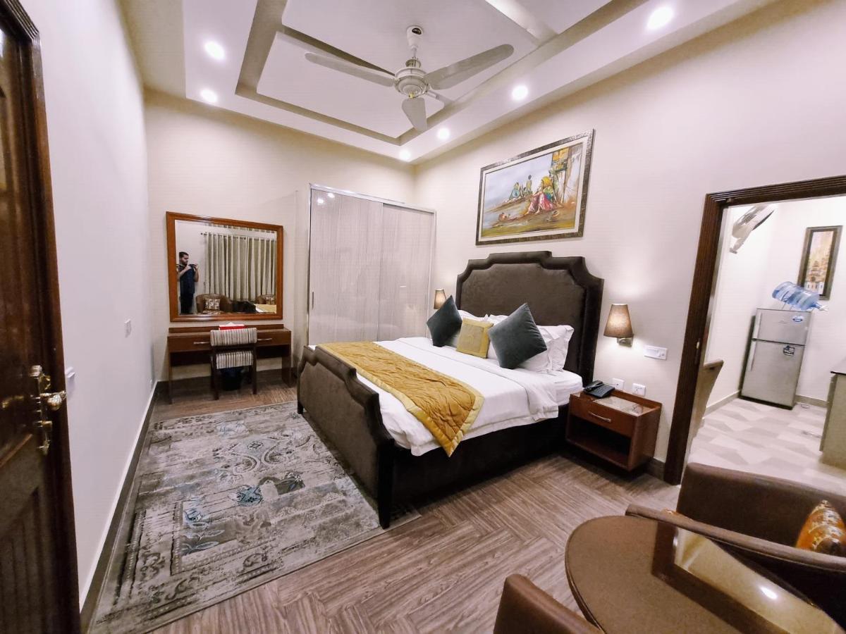 Hayyat Luxury Apartments Lahore Esterno foto