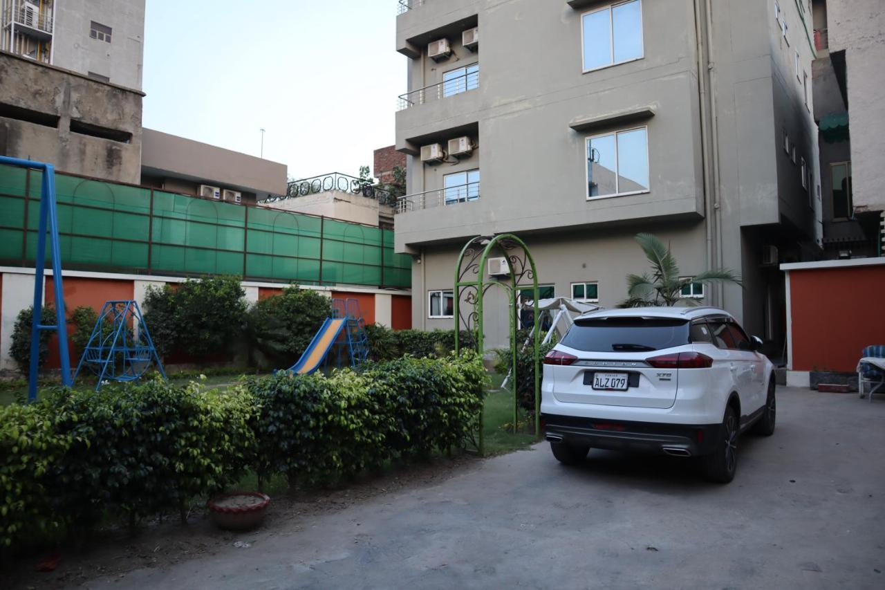 Hayyat Luxury Apartments Lahore Esterno foto