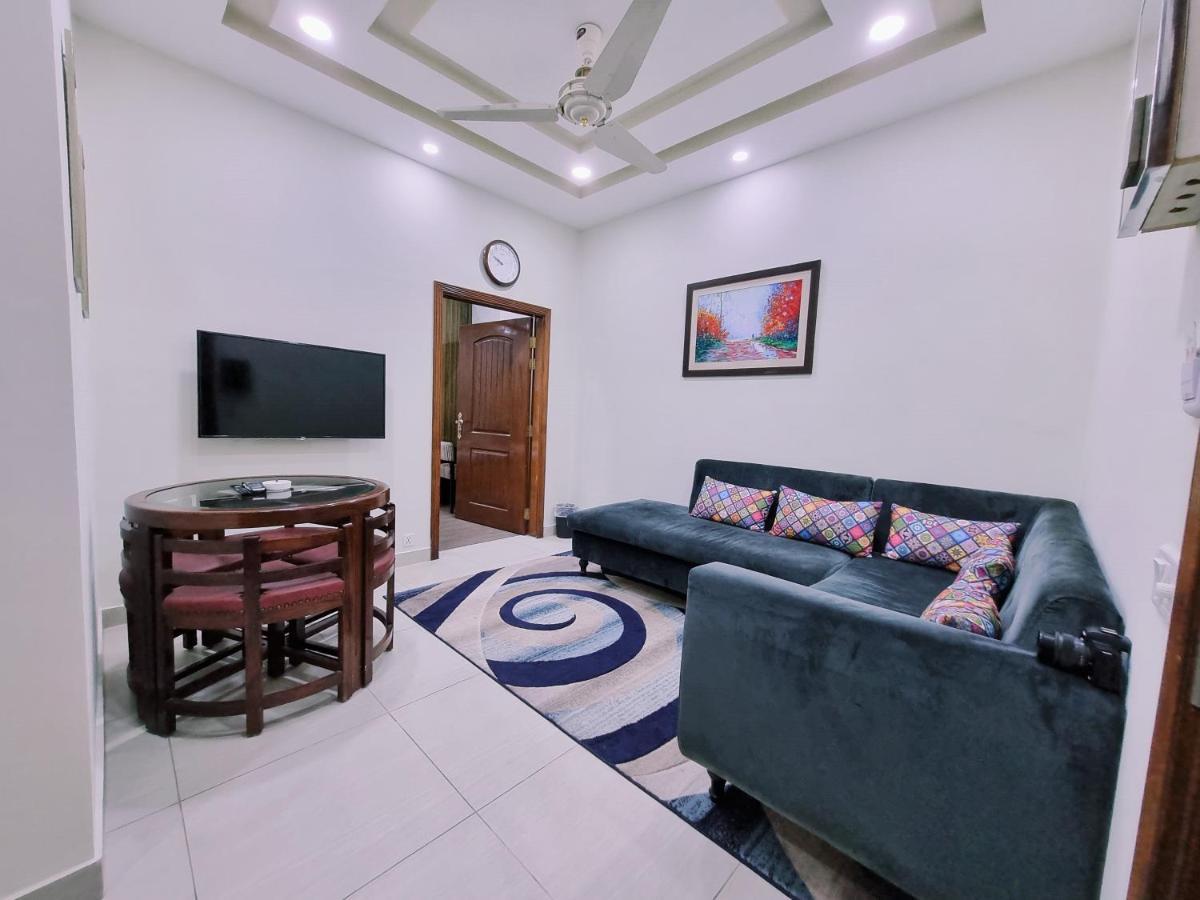 Hayyat Luxury Apartments Lahore Esterno foto